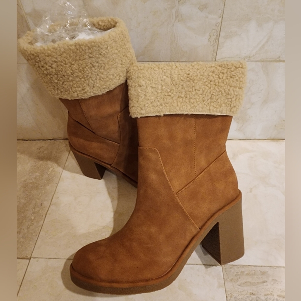 Women's Tan Ankle Boots with Faux Shearling Lining